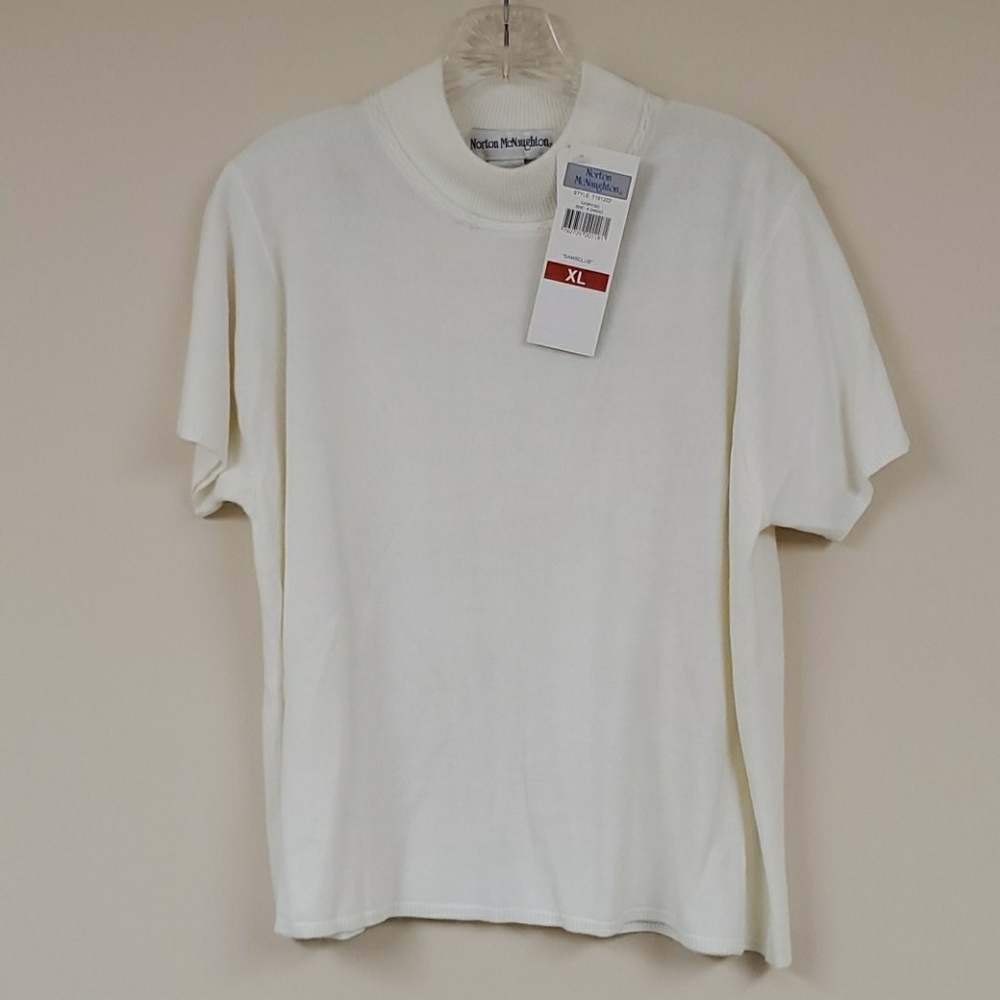 NWT Short sleeved sweater, soft cream, size XL